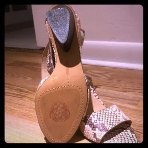 Vince Camuto Shoes - Size 7.5